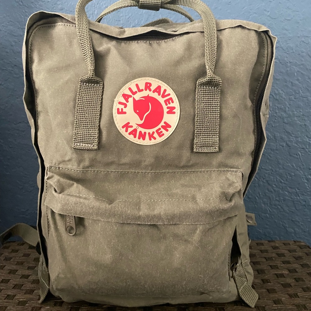 Fjallraven Kånken Army Green Backpack